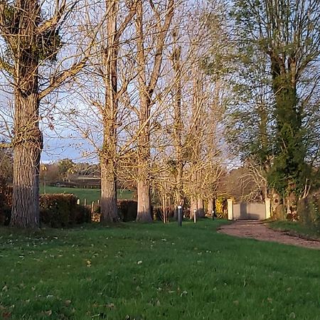Les Tilleuls De Marie Saint-Edmond Exterior foto